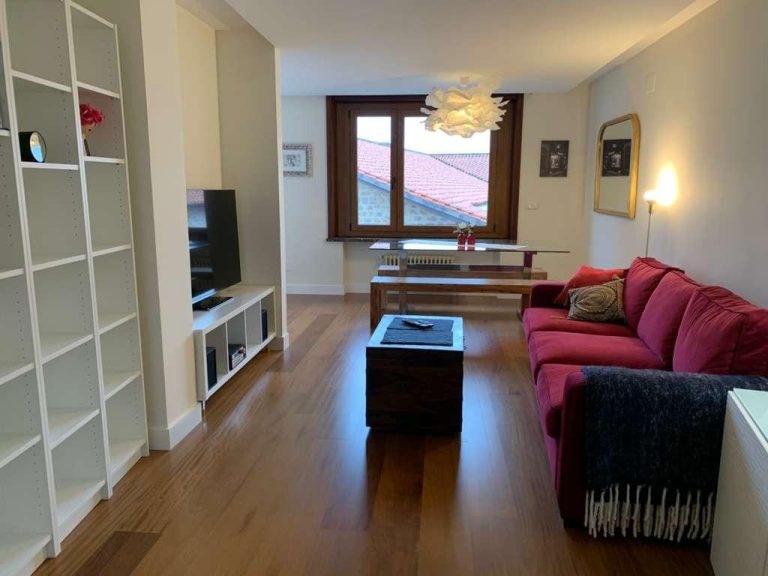 Se alquila apartamento en Paseo Sarasate