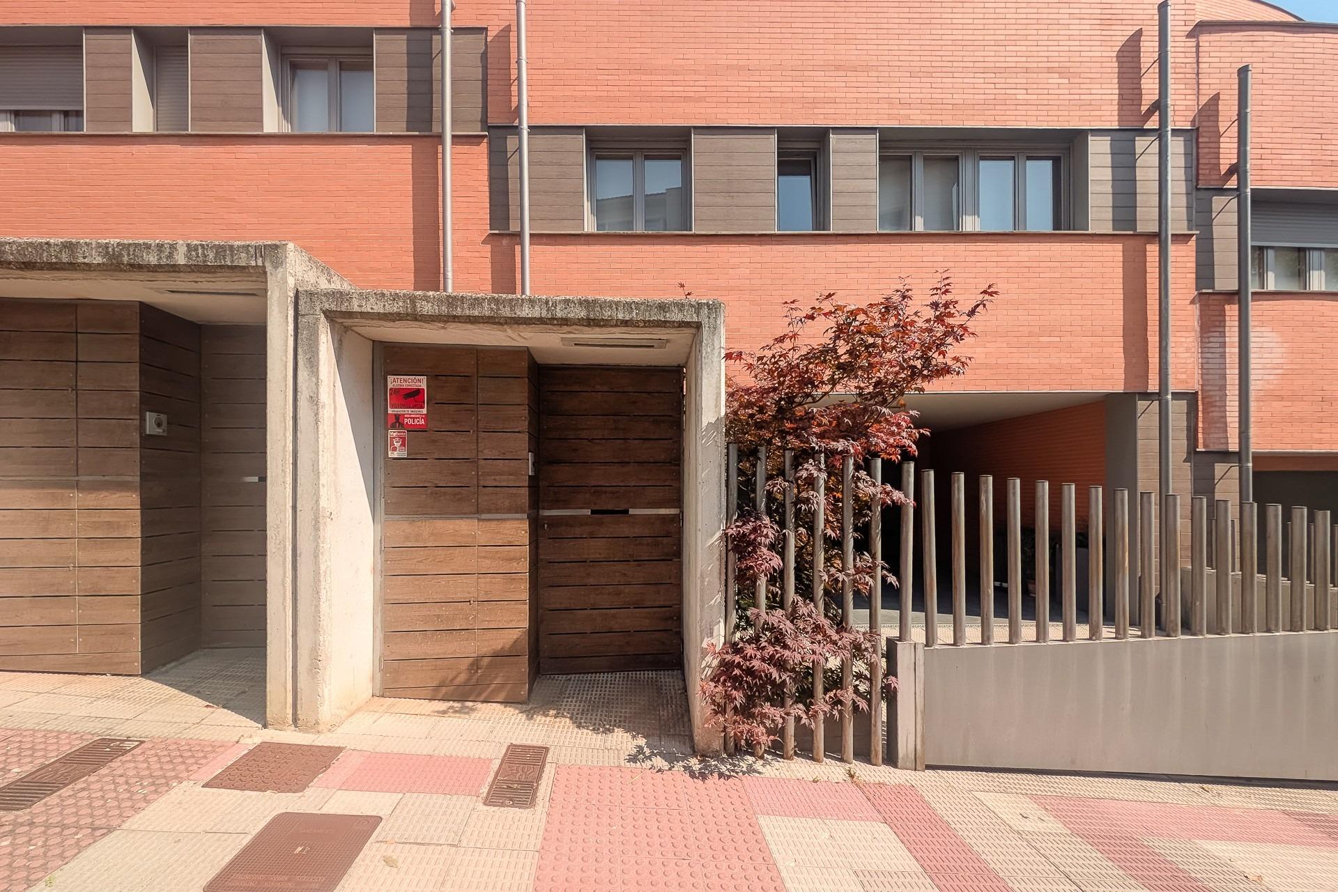 Exclusiva vivienda adosada con jardín en Beloso Alto