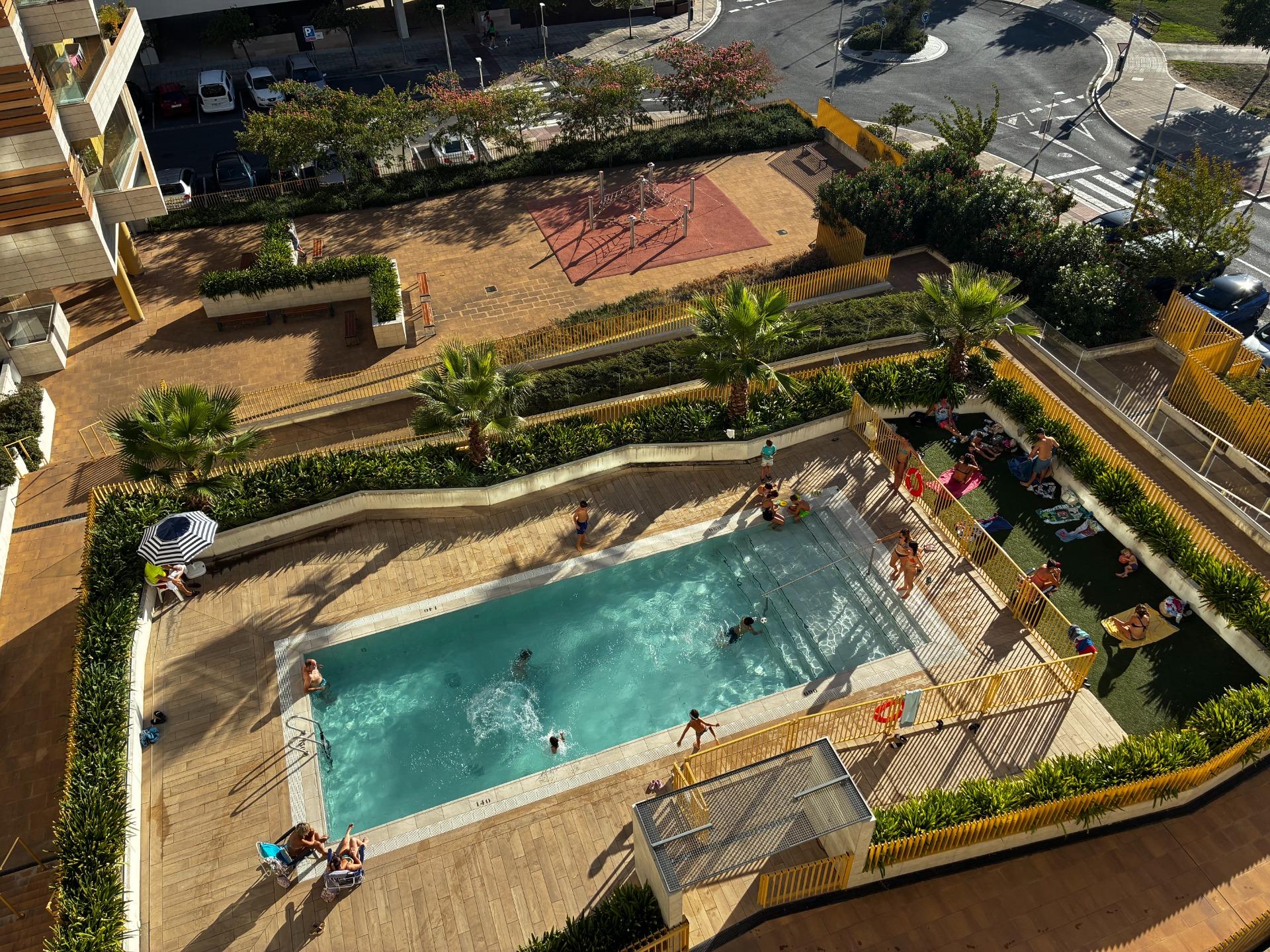 PRECIOSO PISO EN RIPAGAINA CON TERRAZA Y PISCINA COMUNITARIA